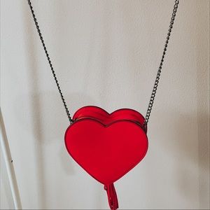 Heart cross body